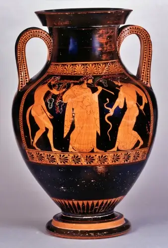 Dionysos, Briachos ve Erophyllis tasviri, MÖ 500; sarmaşık çelenkli Dionysos elinde kantharos ve üzüm asmasıyla, yanında satir ve dans eden Bakkha